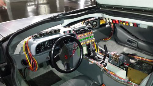 1981_DeLorean_DMC-12_interior_Petersen.jpg