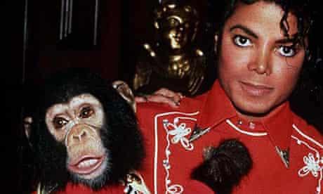 Michael-Jackson-and-Bubbl-001.jpg.307aa44f970c9836b458f0baf69fa94f.jpg