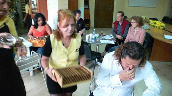 598536761_2009fdhellaguitotasting06.JPG.4ac05197df3315c1f5b02de893a2ea95.JPG