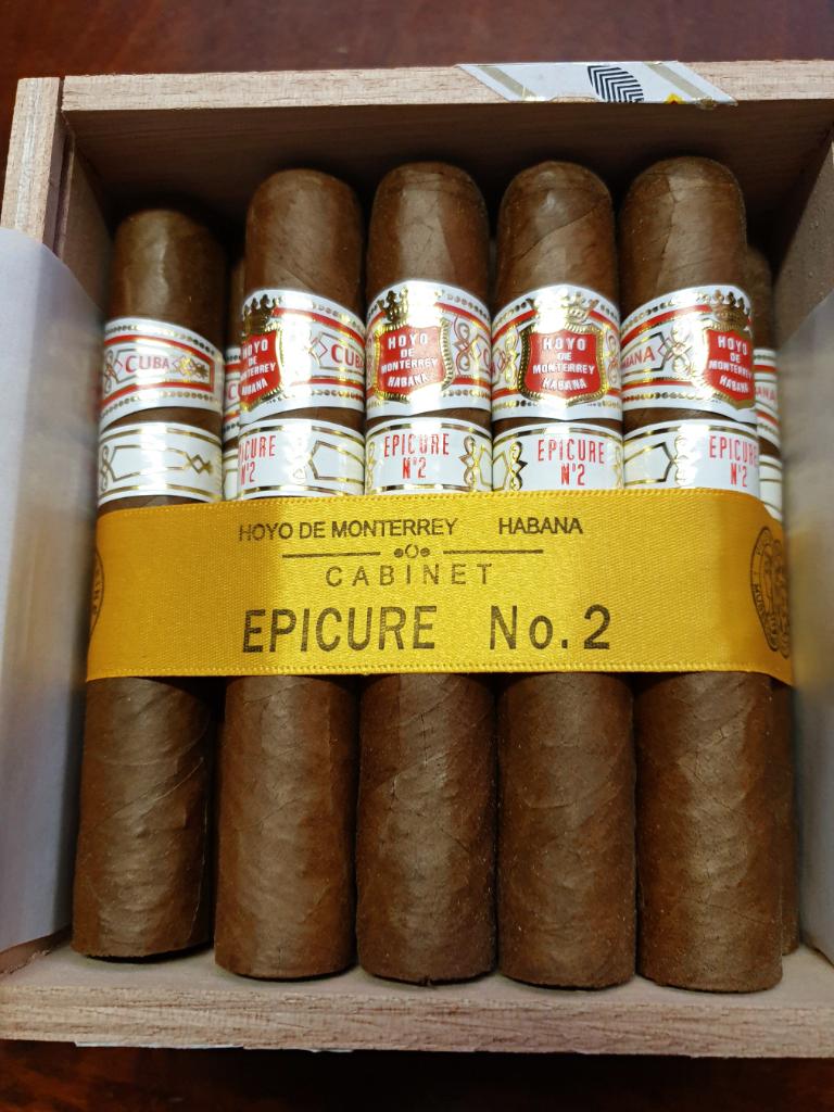 Hoyo de Monterrey Epicure Number 2 DEC 21.jpg