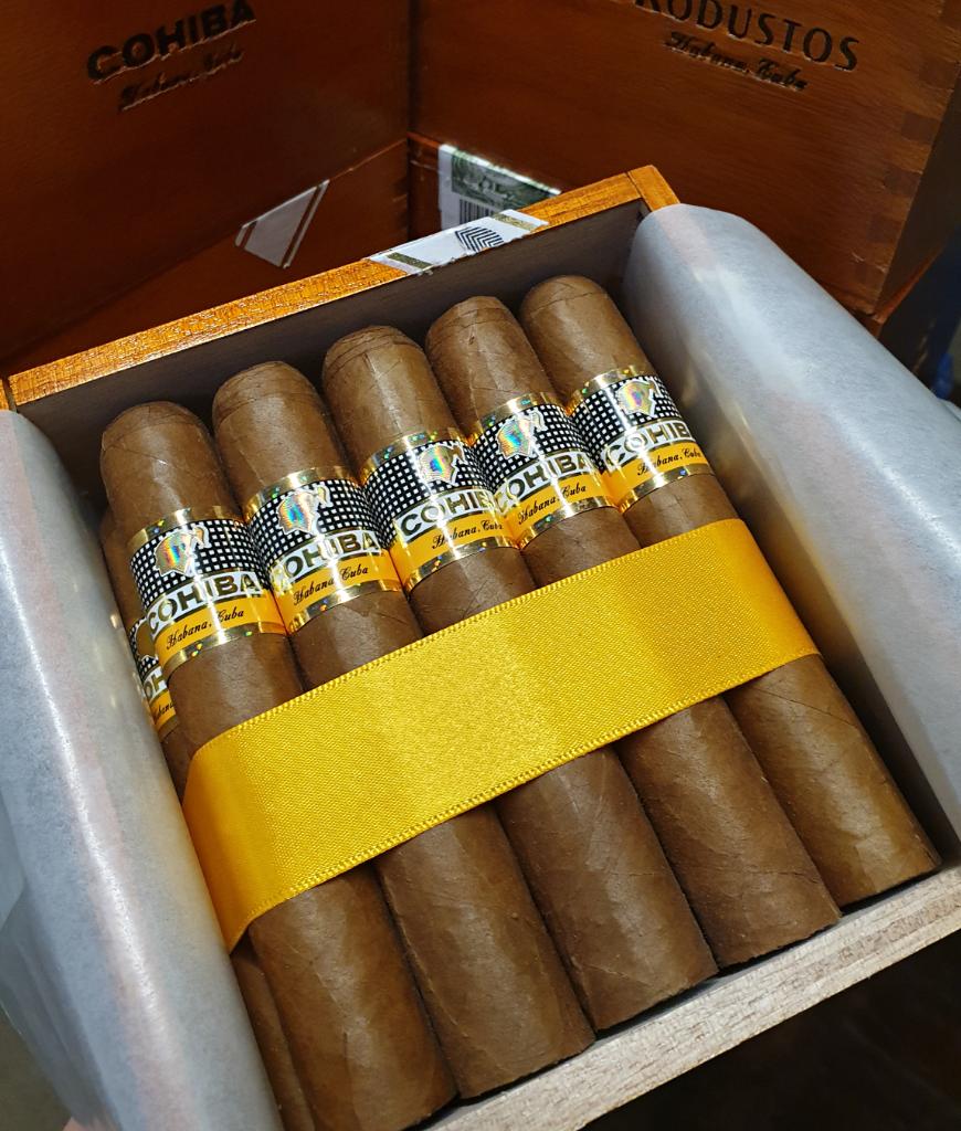 Cohiba Robusto (3).jpg