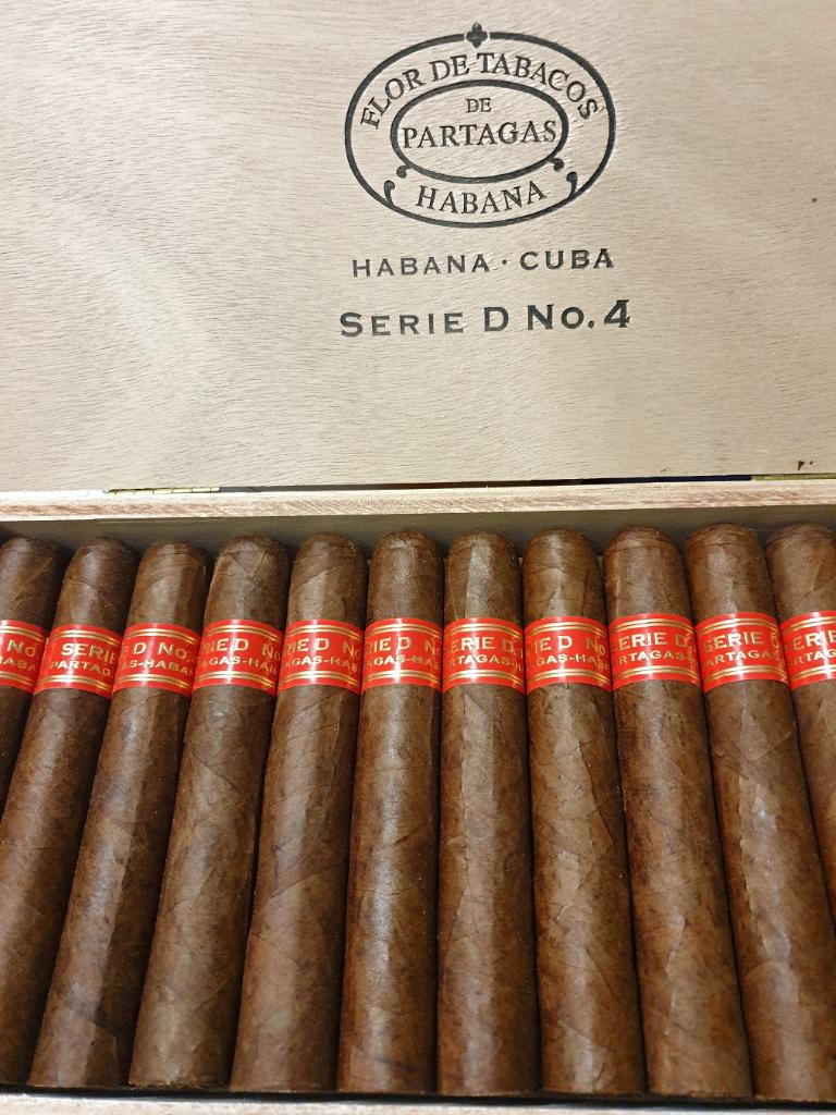 Partagas Serie D Number 4 PSP DEC 21.jpg