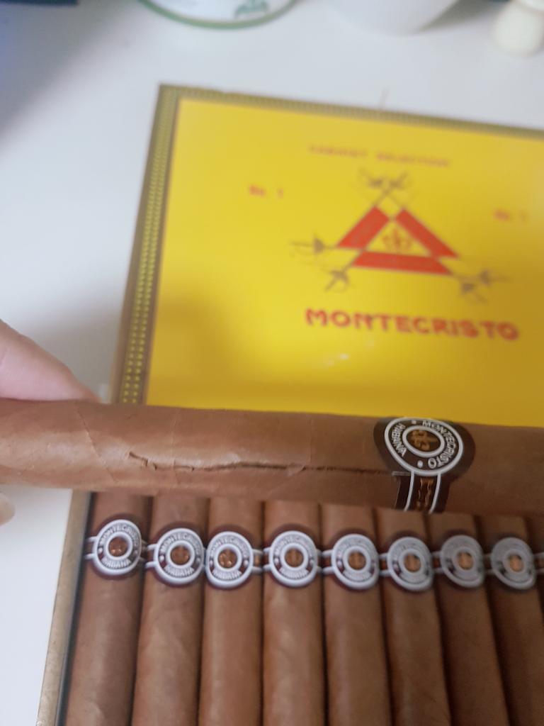 Damaged Single Montecristo No. 1