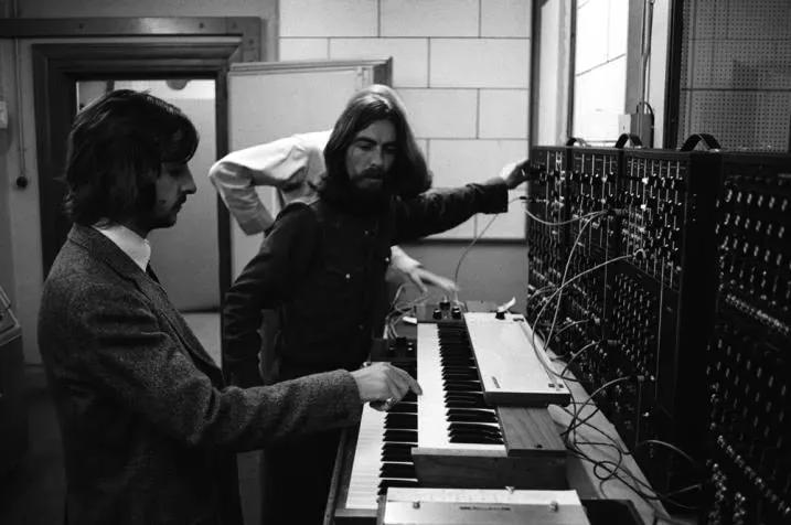 Starr-Moog.jpg.0e7f06973a80e82ebe869f31ab65a290.jpg