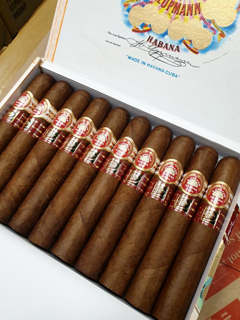 H. Upmann Royal Robusto HQ MAR 21.jpg