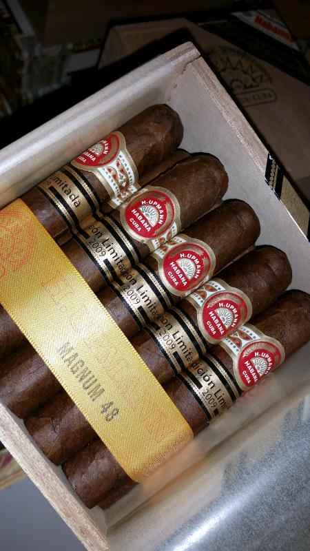 H. Upmann Magnum 48 JAN 16.jpg