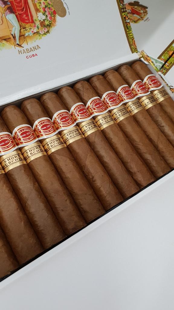 Romeo y Julieta Short Churchill Aged JUL 18.jpg