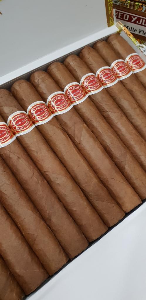 Romeo y Julieta Mille Fleur HQ ABR 21.jpg