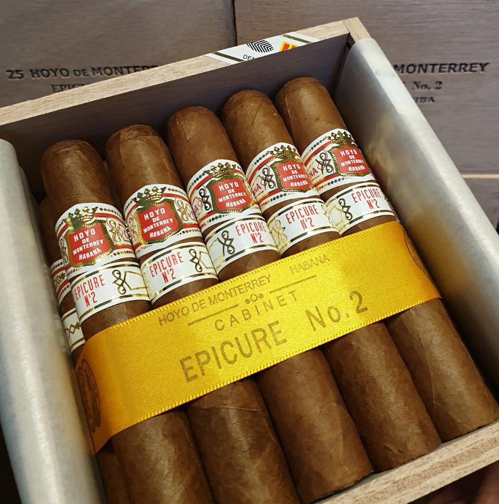 Hoyo De Monterrey Epicure Number 2 HQ AGO 21.jpg