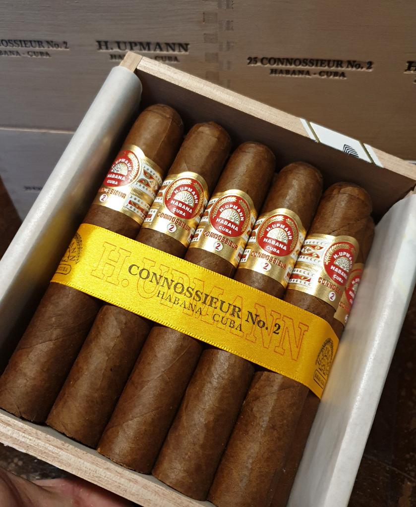 H. Upmann connoisseur Number 2 HQ JAN 22.jpg