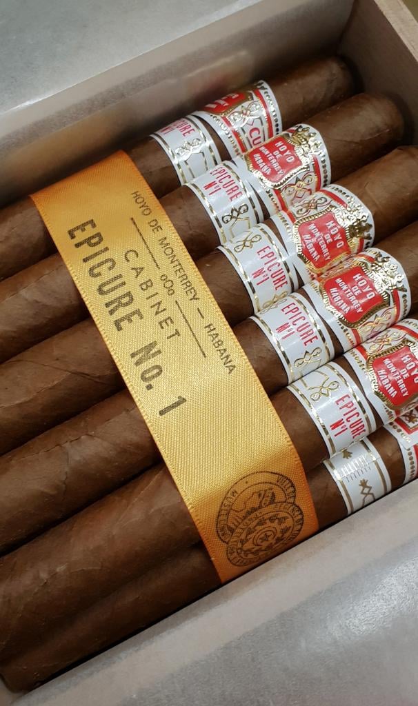 Hoyo de Monterrey Epicure Number 1 HQ NOV 18.jpg