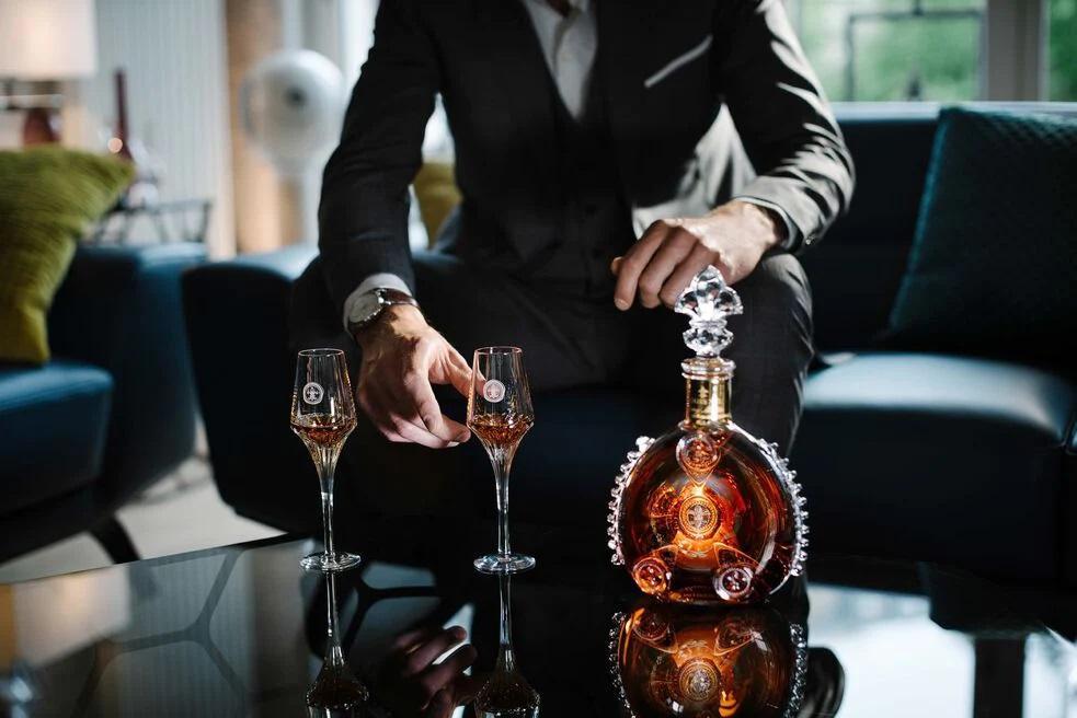 louis-xiii-tasting-lifestyle_2.jpg.c21c62bcfa3659d2649194434b470e80.jpg