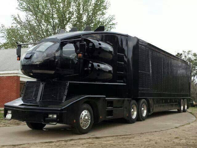 thehighwayman.jpg.fd31fcbcce38b292bf4bff761e46d306.jpg