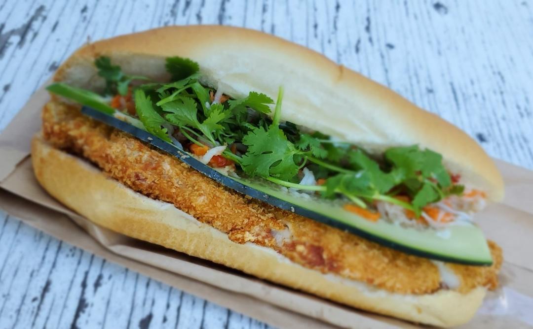 little-bakery-house-fried-chicken-bahn-mi.jpg.9b0b1f29c5a690c844ff7a0cda5c1bc2.jpg