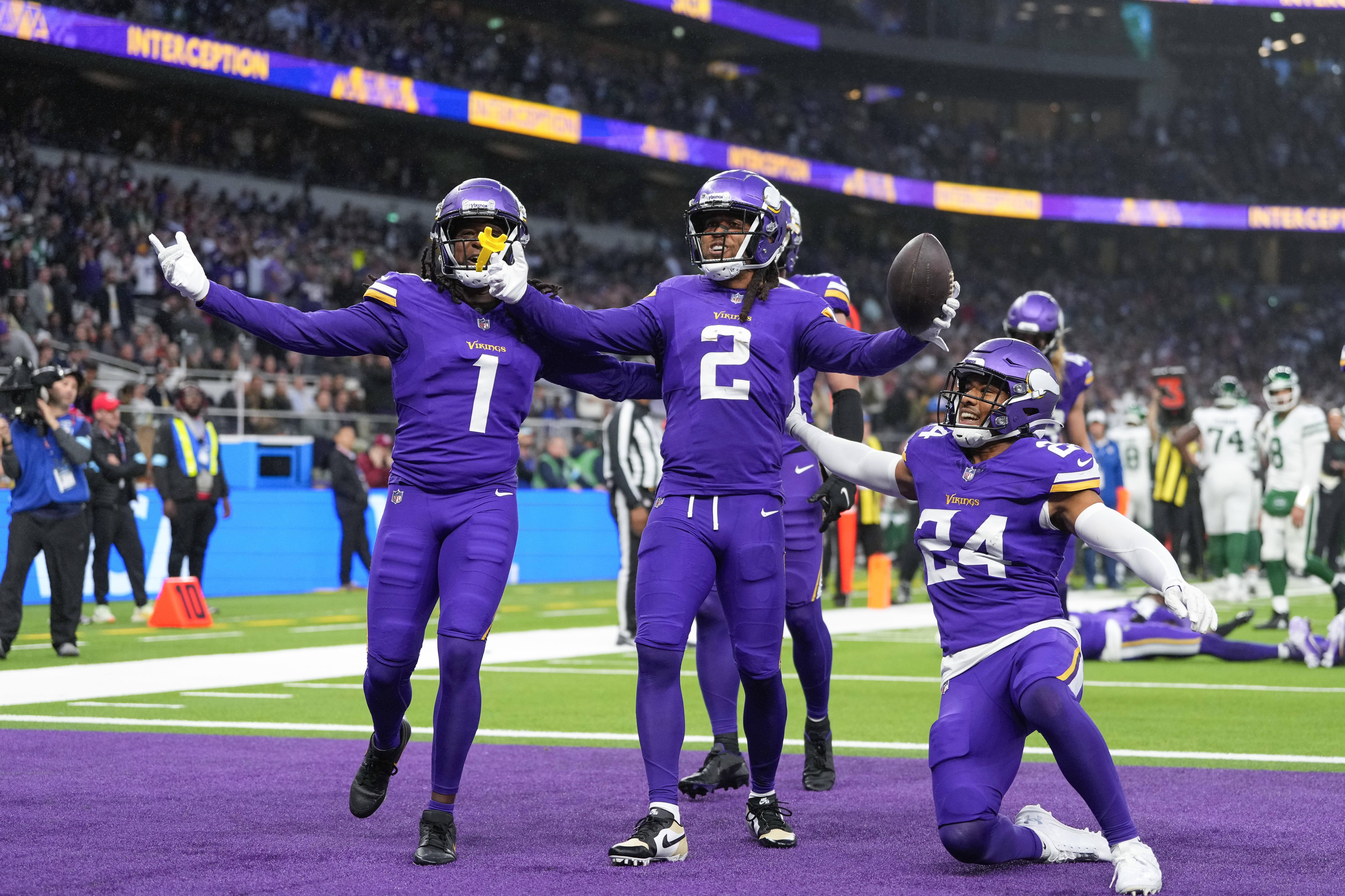 VikingsLondonWin.jpg.bb5c0f8675bb57ea7a998023ee3b747e.jpg