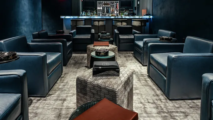 RR_Clayton_Cigar_Club_Bar_Room.webp.932ec1bc5f833767f092acc46e7157e9.webp