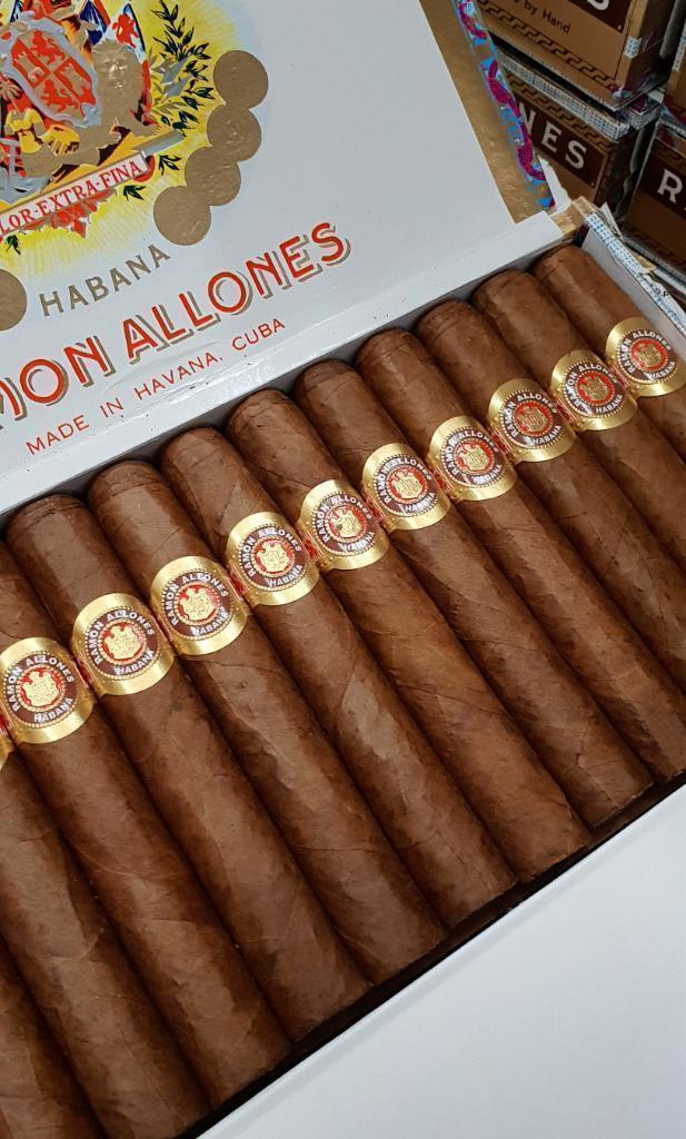 RamonAllonesSmallclubCorona.jpg