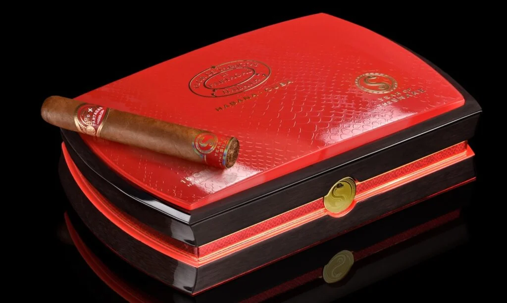 Partagas-Cedros-Year-of-the-Snake-Lid.jpeg