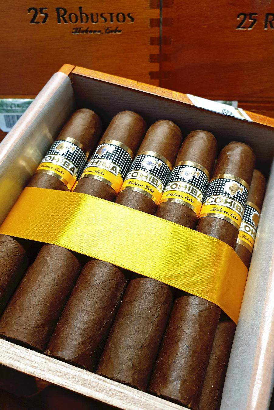 Cohiba Robusto AGO 20.jpg