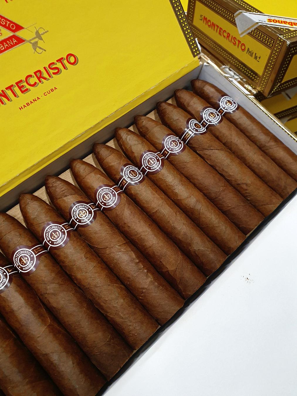 Montecristo Petit Number SEP 21.jpg