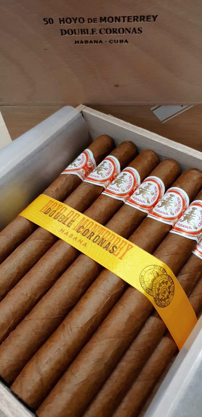 Hoyo De Monterrey Double Corona 50 cab PSP DIC 18.jpg