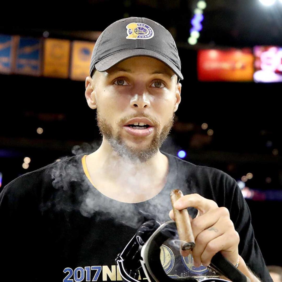 stephen-curry-cigar-live-tv-warriors-finalsjpg.jpg.df5edc392db1f84dfa27324e5a9ea4be.jpg