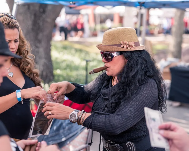 dothis-smoke-break-fitzcrittle-Shutterstock-120425-scaled.webp.d91c5d5811e5c4b5b46335c5a7578d01.webp