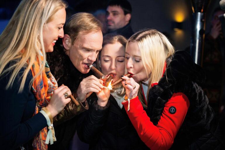 26CigarLounge1101-770x514.jpg.9b379397b3f223f8cb91a47eec071a06.jpg