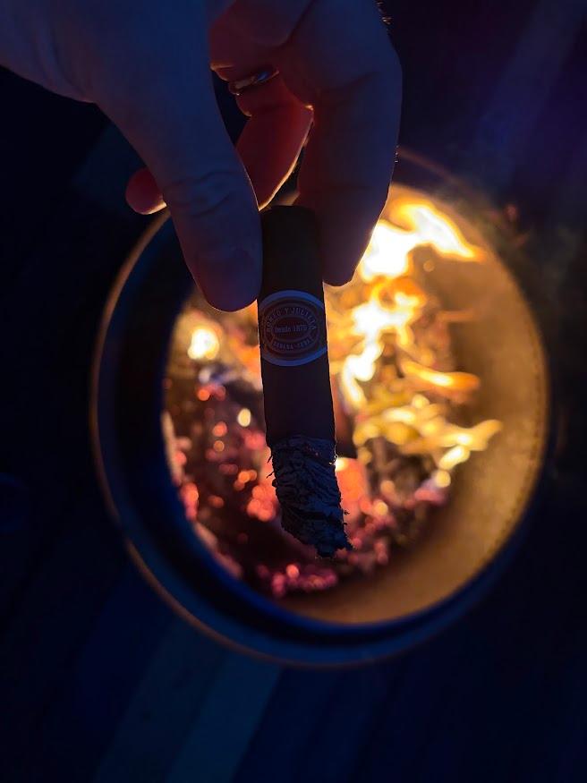 FireBurn.jpg.845d6ed8195f1a513018eaea68f100bc.jpg