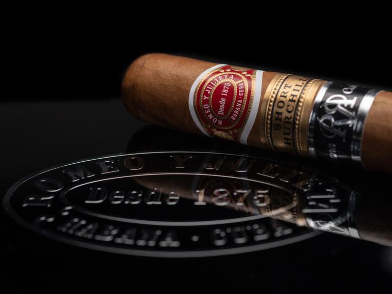 32510--Romeo-Short-Churchill-Reserva-Gift-Box-3_2.jpg.dcfa4dadecb7ed221c988bb9b5cd4ef6.jpg