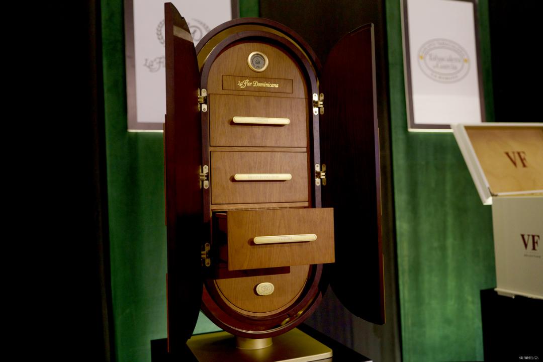Procigar-2026-La-Flor-Dominicana-Humidor.jpg.619fb728b6fee87eea215550913c4231.jpg