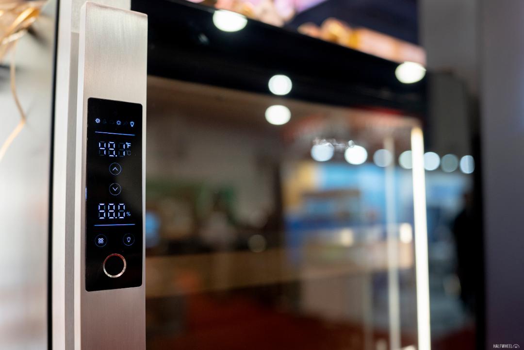 Raching-Dark-Matter-Humidor-2-1.jpg.dbe0297b62686f2ca362e2a797f2312f.jpg