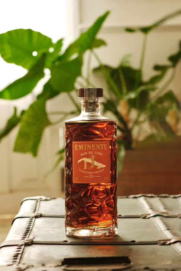 48983Rum-EminentexDLGranReserve25Years-BottleOf70Cl.webp.9343e69cda7d6b699b9025b206393851.webp