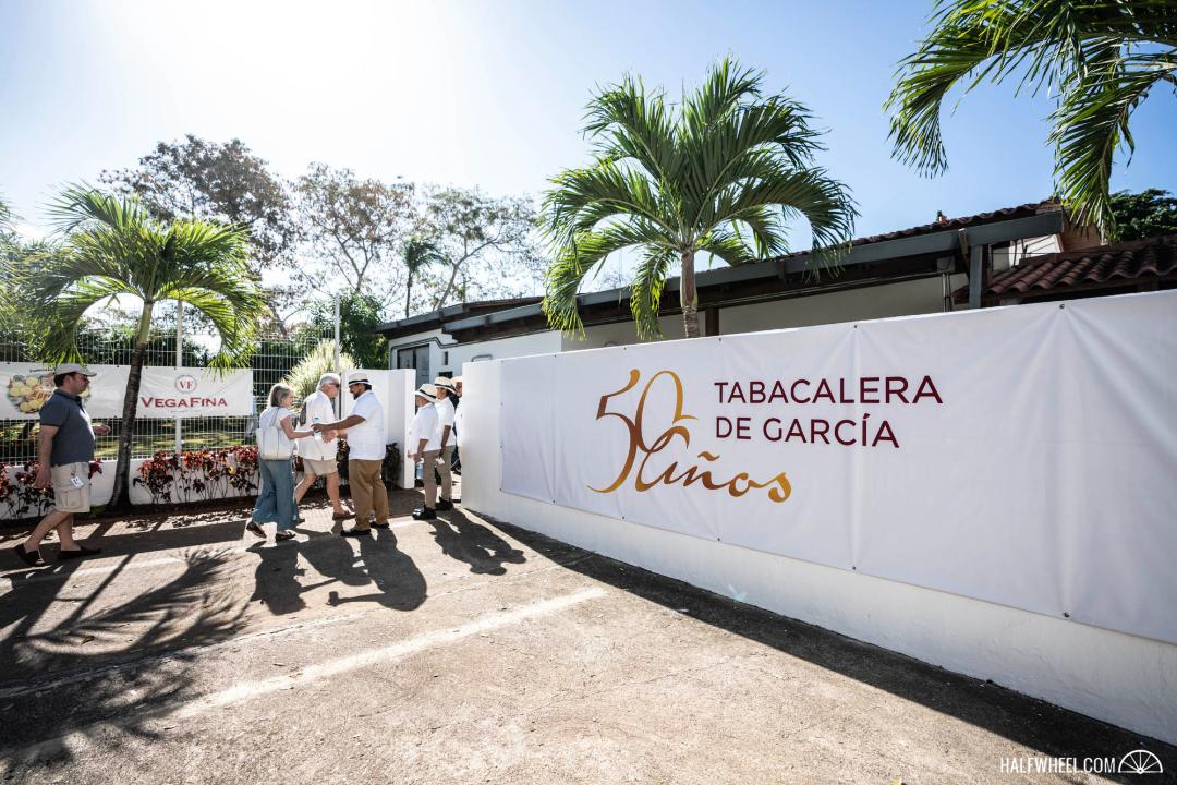 Tabacalera-de-Garcia-Welcome-Procigar-2019-2000x1334.jpg.17f4d50dae18679c64279d0f91e86017.jpg