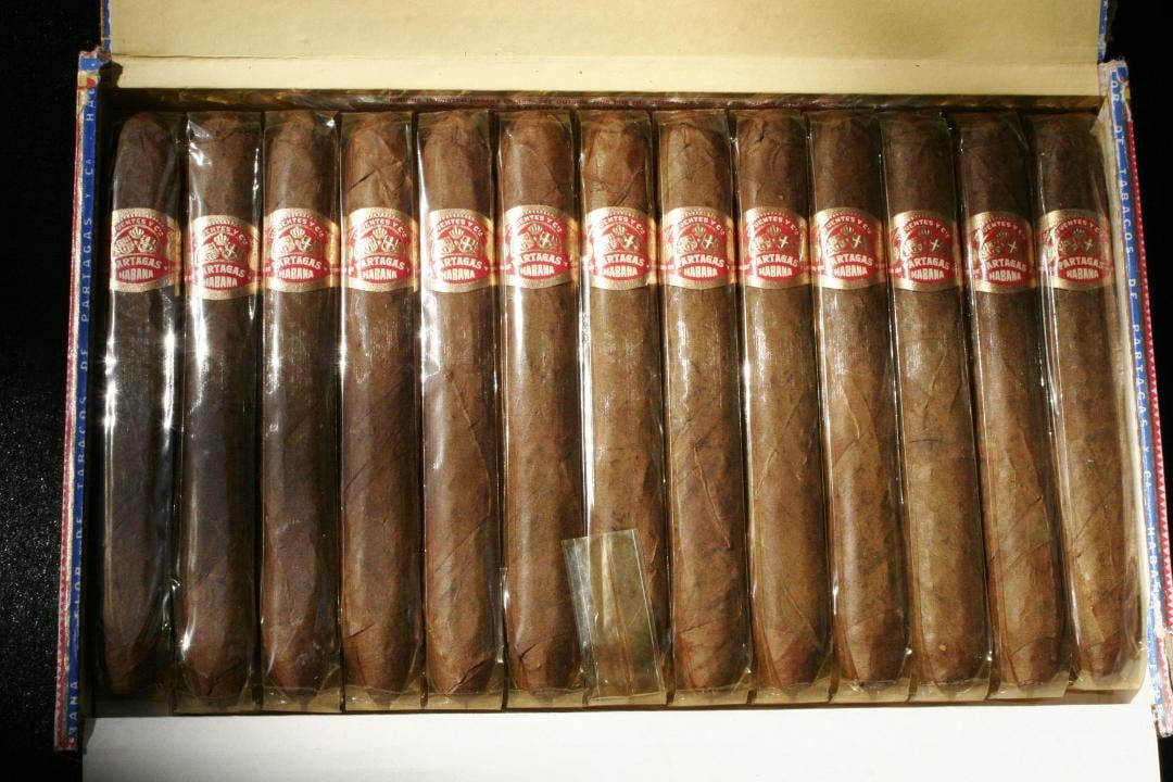 sm-Party-Perfectos11.JPG.42ba72ab18808a1a249671dc4bf5cbe8.JPG