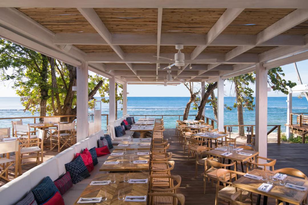 11_-beach-club-restaurant-3.jpg.f4fc1d4b40f4975f0dde948bb723bba2.jpg