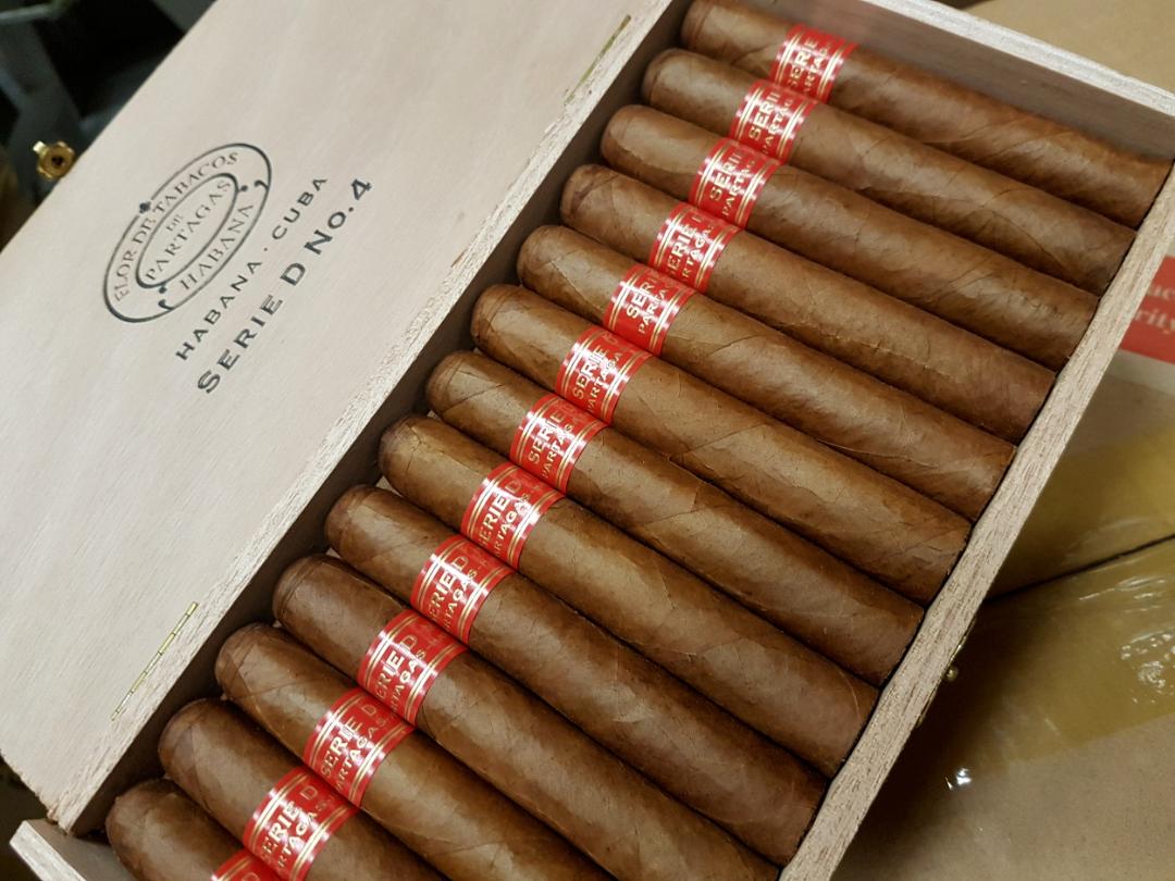 Partagas Serie D 4 HQ JUN 18.jpg